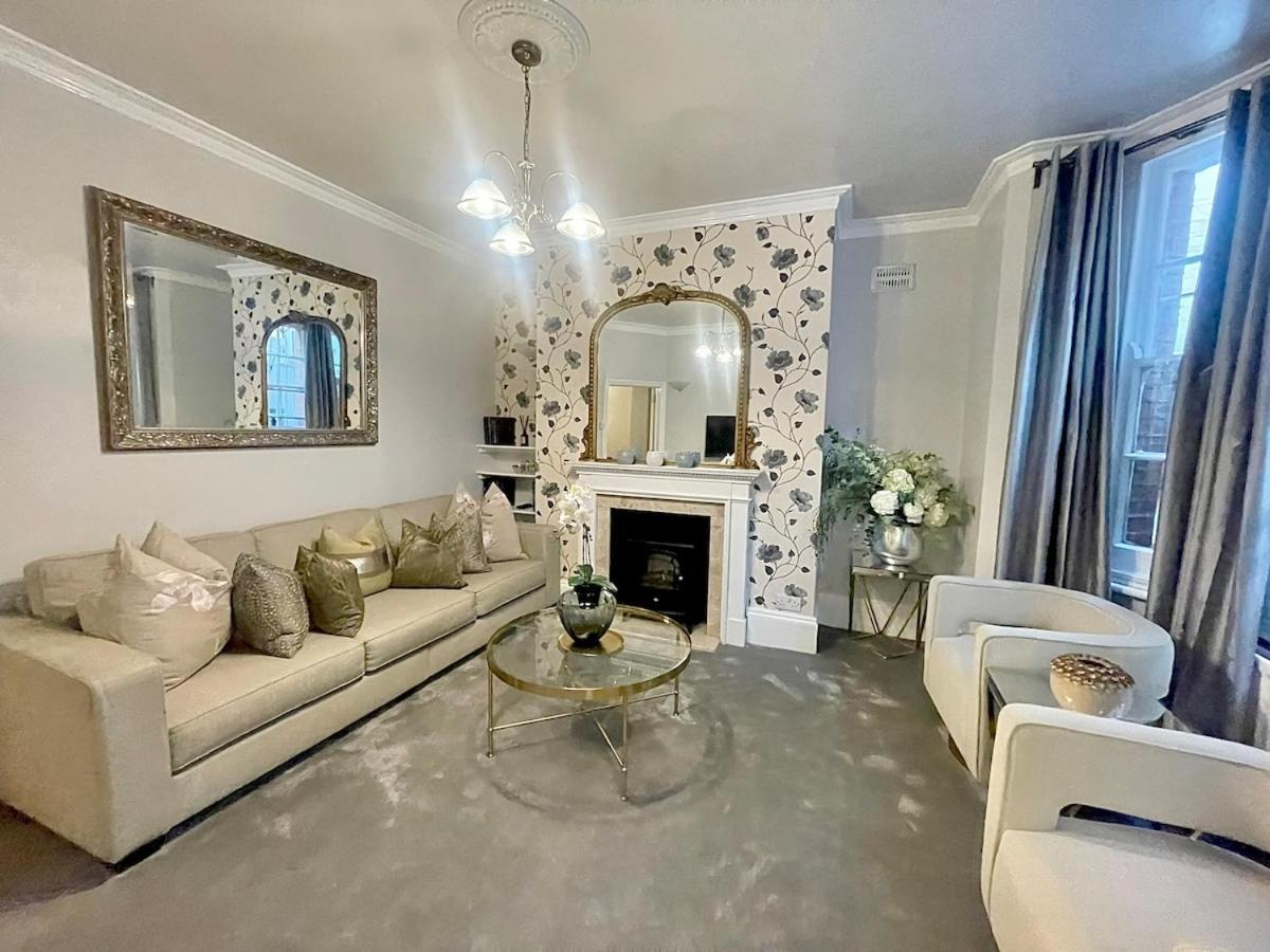 The Aurelia Apartment *